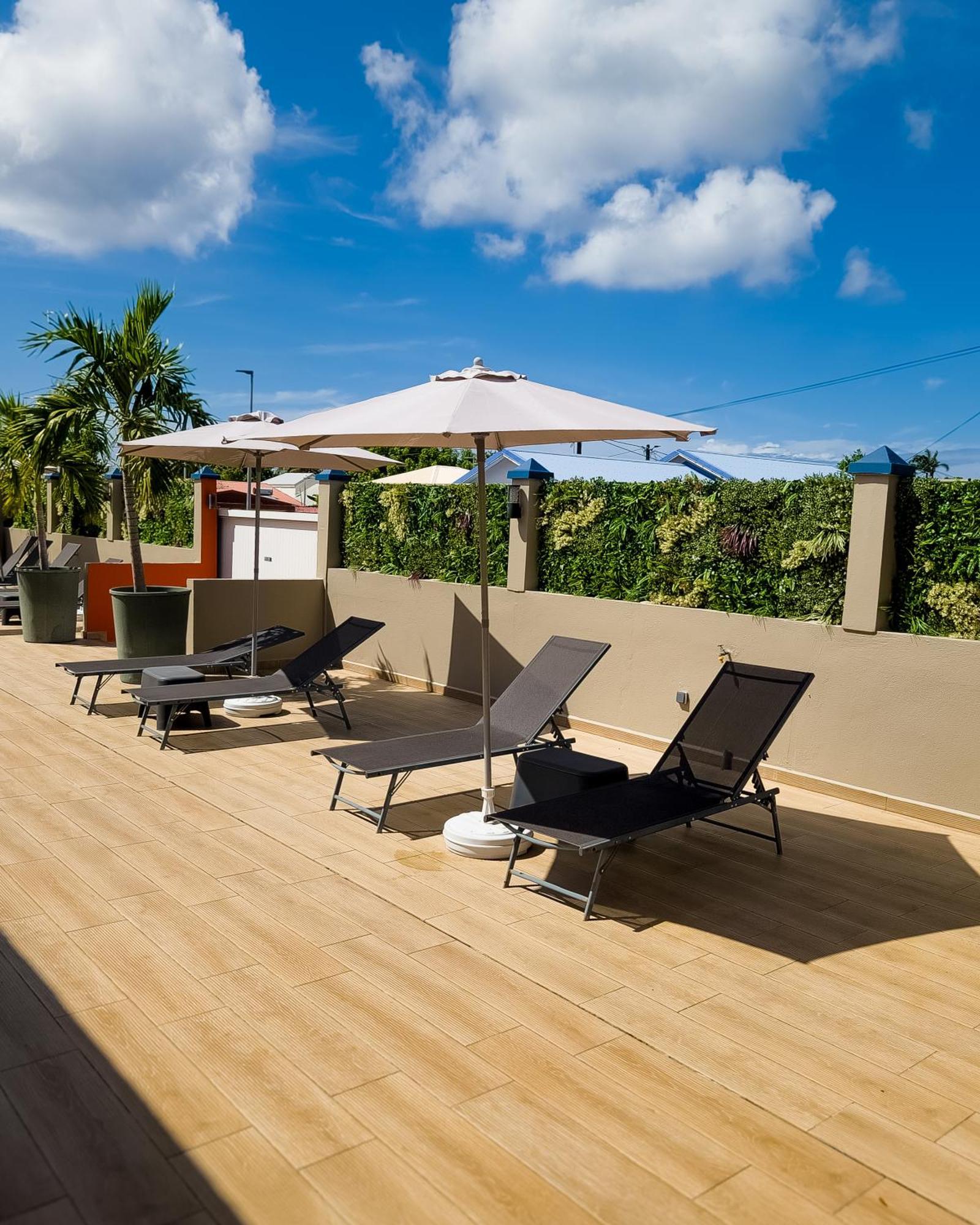 Evasion En Plein Coeur De La Ville Studio Jacuzzis Sauna Et Piscine Au Centre De Port-Louis Exteriér fotografie